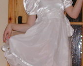 Vaikiška balta suknelė