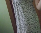 Gėlėta trikotažinė suknelė su petnešėlėmis 