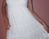 Lengva vasariška balta suknelė