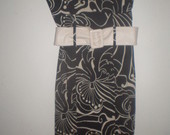 Stilinga suknelė su diržu