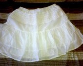Baltas sijonas
