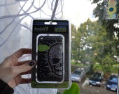 Iphone 3 dėklas su kaukole iš akmenukų
