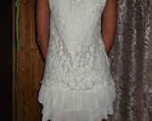 Balta lengva suknele