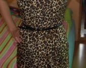 leopardinė suknelė