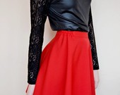 Raudonas kliosinis sijonas 