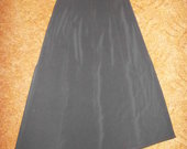 Ilgas sijonas su skeltukais šonuose