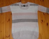 pastelinis stilingas megztinukas