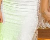 Balta trumpa vestuvinė suknelė
