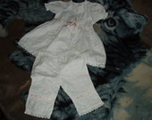 Balta suknyte ir bridziukai ( 80cm)