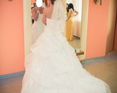 nuostabi vestuvinė suknelė