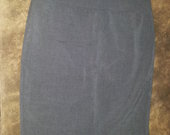 Klasikinis pilkas sijonas paaukštintu liemeniu