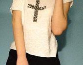 Marškinėliai su kryžiumi