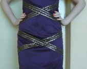 Violetinė trumpa suknelė
