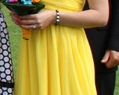 Geltona suknelė