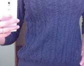 mėlynas megztinis su raštais