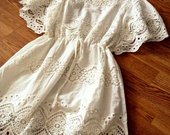 Nuostabi balta suknele