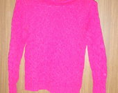 Rožinis megztinis aukštu kaklu