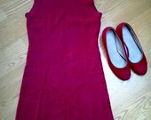 Bordo spalvos suknele su svarkeliu