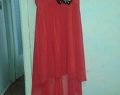 Raudona suknelė