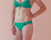 Ryškiai žalias push up bikini