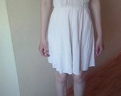 Balta vasarinė suknelė