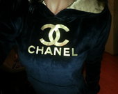 Chanel juodas veliurinis kostiumas