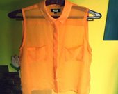 Ryškūs oranžiniai marškinėliai