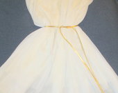 Nauja balta suknyte