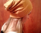 Rusva oversized kepurė