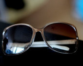 akiniai nuo saulės rudi