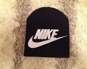 Nike juoda kepurė