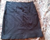 Juodas klasikinis sijonas