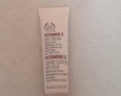 The Body Shop Vitamino E paakių odos kremas