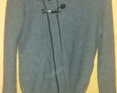 pilkas vyriškas megztinis