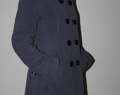 Militaristinio stiliaus žieminis paltas