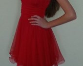 puošni raudona suknelė