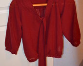 Raudoni permatomi marškiniai
