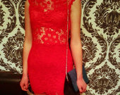 Nauja raudona tobula suknele