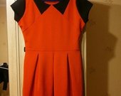 Puiki oranžinė suknelė