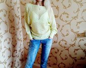 stilingas geltonas megztinis