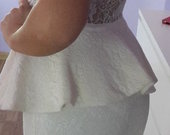 Nauja balta suknele su permatoma nugara.