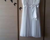 Balta, vieną kartą dėvėta suknelė