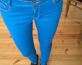Tamprūs mėlyni džinsai