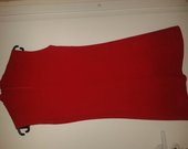 Ryški raudona suknelė