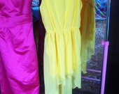 Geltona ilga suknele