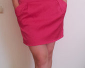 Rožinis trumpas sijonas
