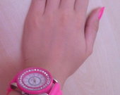 rožinis laikrodis