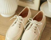 Balti lakuoti laisvalaikio batai