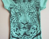 Mėtos spalvos marškinėliai su leopardu
