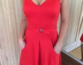 Raudona Monton suknelė